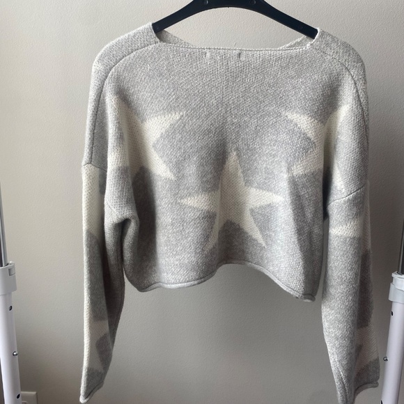 Cloud Ten cropped oversized sweater with white stars - Picture 2 of 5